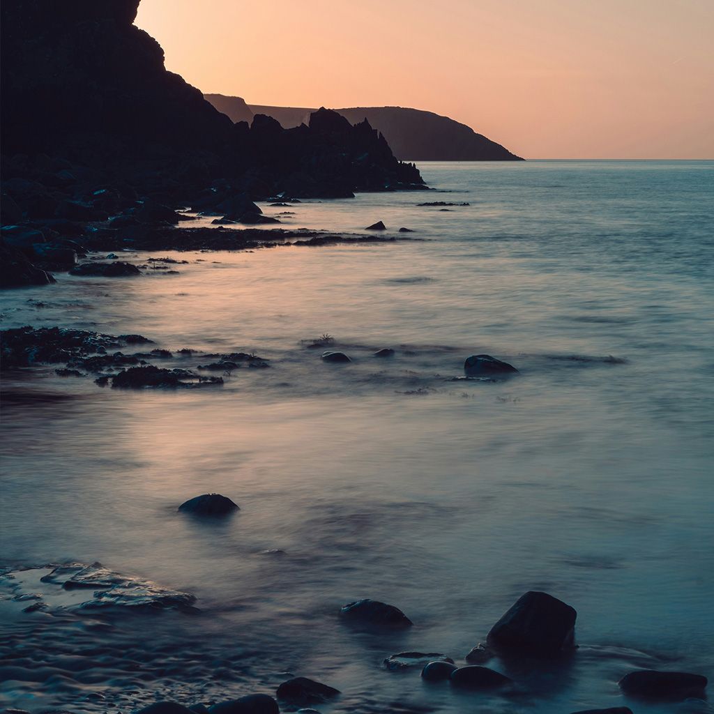 “Foam is white and waves are grey; Beyond the sunset leads my way.” – J.R.R. Tolkien 📸 Aberfelin, Pembrokeshire, by Daniel Morris. #WalesCoastPath #LlwybrArfordirCymru #CroesoCymru #VisitWales #LoveWales #CaruCymru #Wales #Cymru #BeachWalk