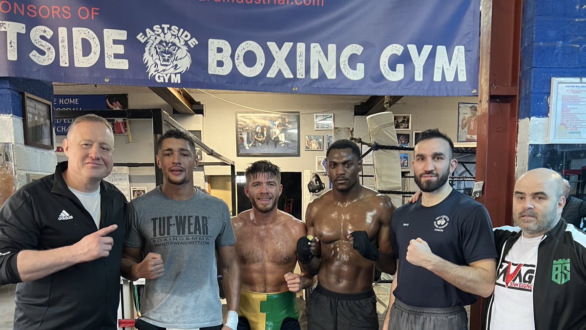 This morning’s Sunday sparring camp at @jonpegg74 Eastside Gym Birmingham included classy Middleweight @RiverWBboxing and the Midlands top prospects Cruiserweight HarryFiaz, LightHeavyweight OmarDavis & SuperMiddleweight ToddTomkins, All 4 are boxing on our next 2 professional…