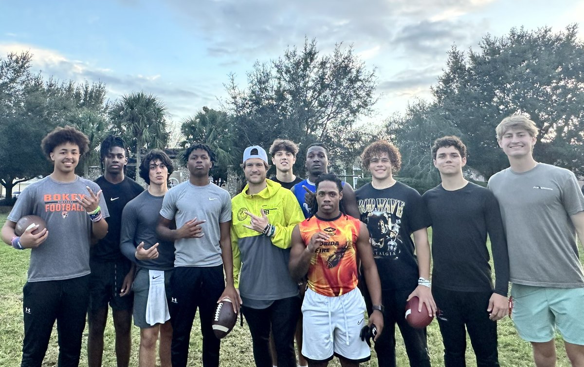 Excited for my QB Trainees to have been selected to COMPETE today in the best QB Competition in 🇺🇸; #Elite11 So much talent across the country, but I’m confident in the way I prepare my guys for moments like this. Get your 🍿ready @Stumpf_Brian PREPARATION leads to SEPARATION