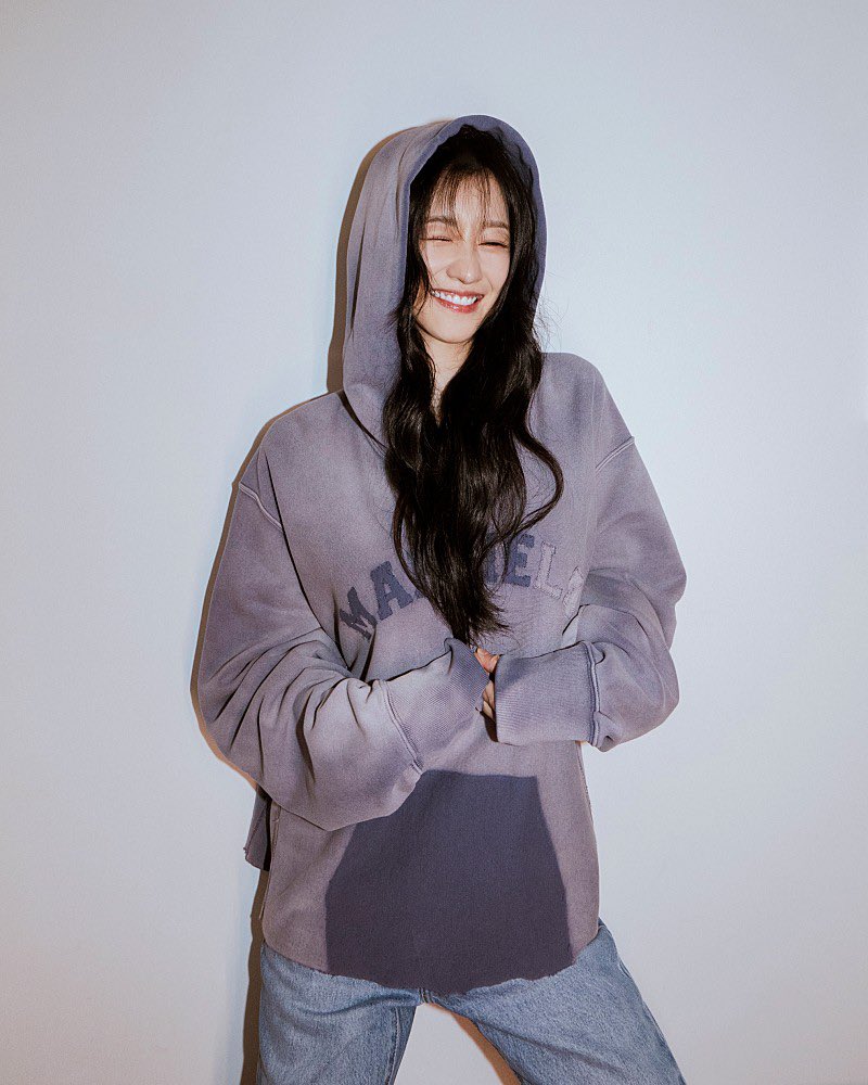 _WithYeaji's tweet photo. [포토] #서예지 팬카페 업데이트 https://t.co/l4PAleZMvk