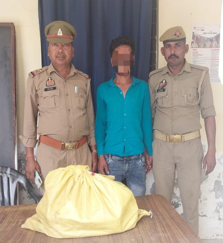 थाना हसायन पुलिस द्वारा 01 अभियुक्त को किया गिरफ्तार, कब्जे से 40 क्वार्टर अवैध देशी शराब बरामद #UPPolice