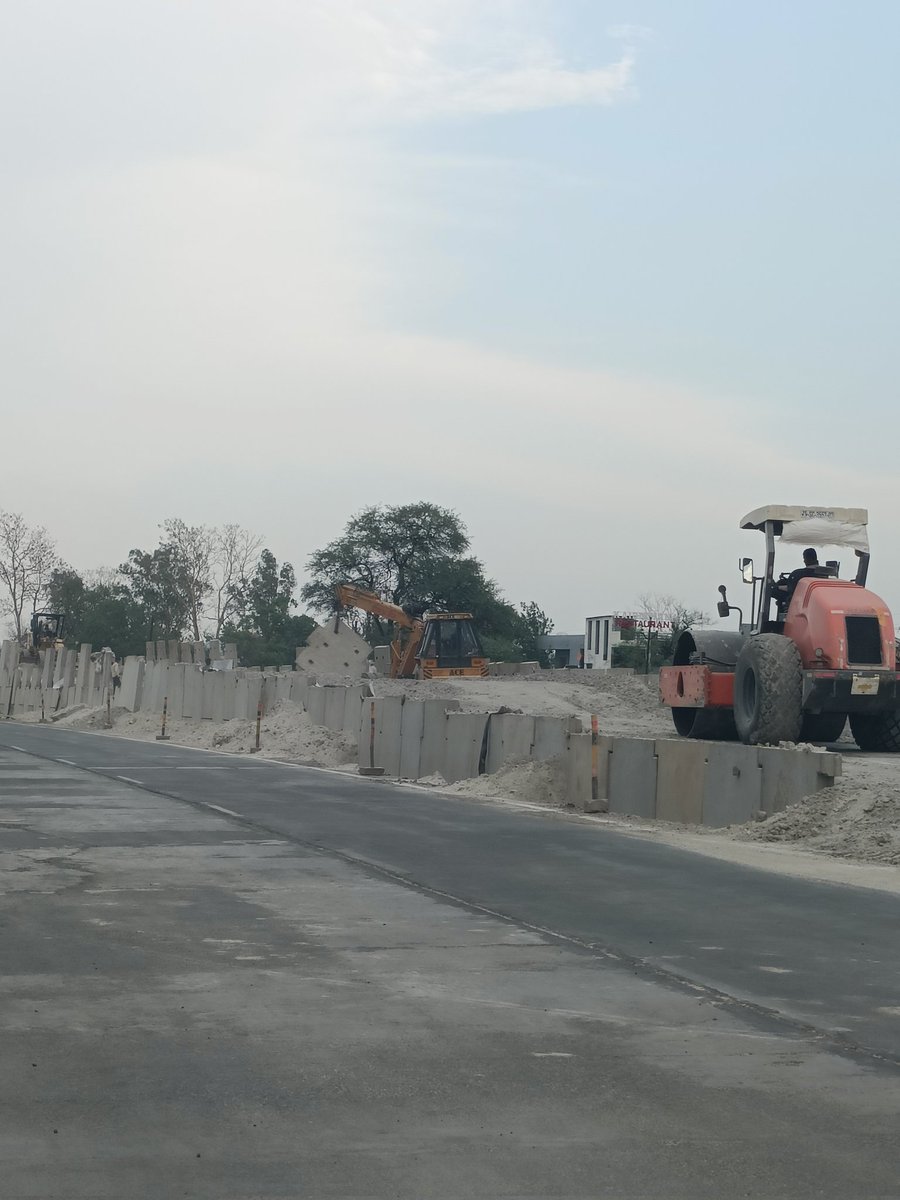 Ongoing Status of Jabalpur Ring Road Phase 1 (Barela - Chulha Golai)
#ringroad 
#jabalpur