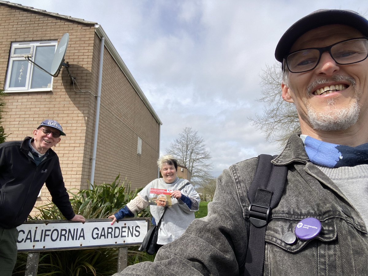 PaulMacPlym's tweet photo. Four canvass sessions and two leaflet runs with @PlymouthLabour in #Efford and Lipson this week. Great to be out with @mathieson and Pauline @CoopParty @CoopPartyLocal https://t.co/1lSLkTZXTn
