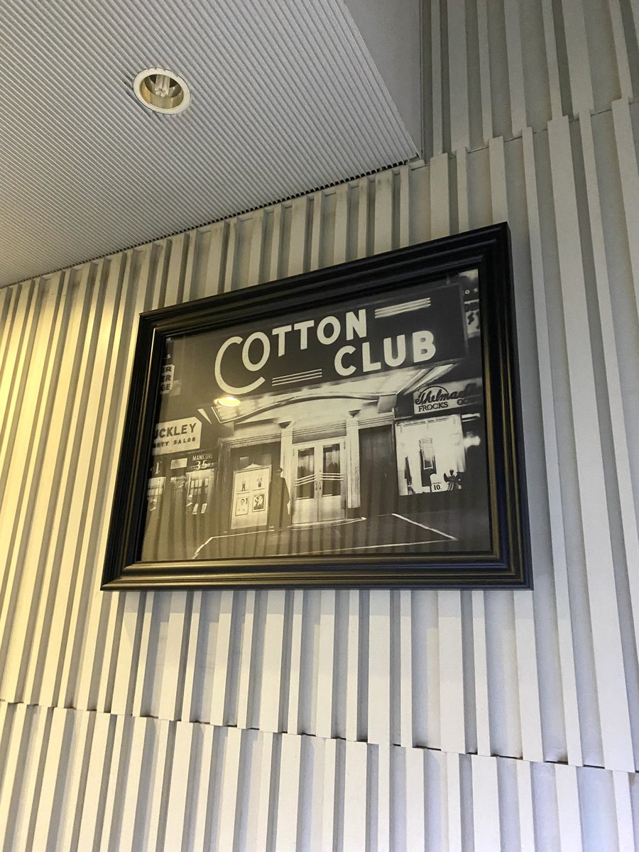 Riko_ohashi's tweet photo. isles COTTON CLUB公演、ご招待いただきました✨

それぞれ系統の違うオリジナル曲のセットリストの中に、My favorite thingsのカバーもあってとても楽しくてあっという間だった、、何より演奏がすさまじい。

最近なんだかジャズに触れる機会がとても多くて嬉しいなぁ☺️

@esperanza_shige 
@isles_le 

#池本茂貴isles
#アイルス
#池本茂貴