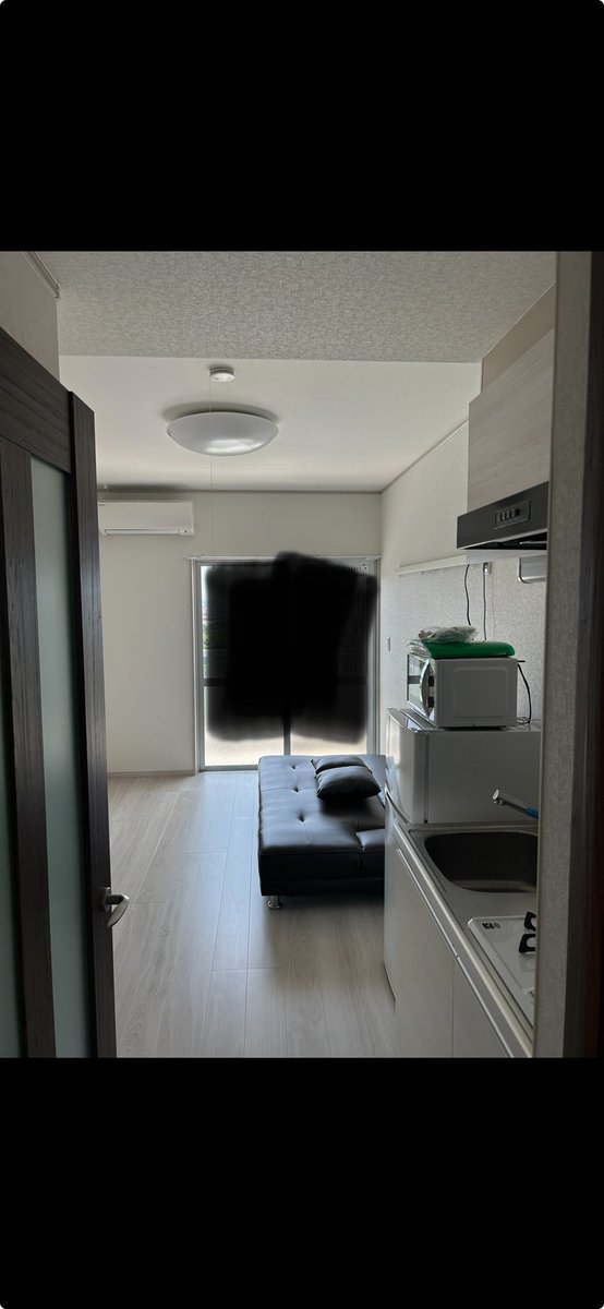 LipRusty's tweet photo. 北谷のマンションを数件内覧。
北谷はワンルームでも家賃が高い😵
オーシャンビューで家電付きの人気物件。
琵琶湖プチ移住中(次の移住候補探し中)
#移住 #琵琶湖湖畔 #キャンプ #旅人 #ハンターカブ #CT12 #沖縄 #北谷 https://t.co/040HF9PdIo
