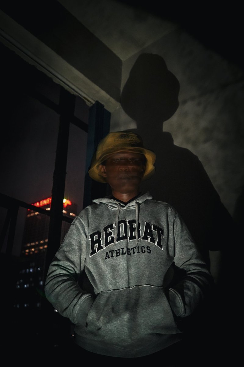 icebreaksa's tweet photo. ."iZizwe" (Official Visualizer) by @DoxThe_Maverick &amp; myself OUT NOW on @YouTube!!

."Di Kgolo Di Ya Tla".

#Link: https://t.co/qnSGEKxkpm
.
.
🎥: @absoletesense.mp4
.
.
#iCe_brEAk❄️ https://t.co/9oRhpWcrvK