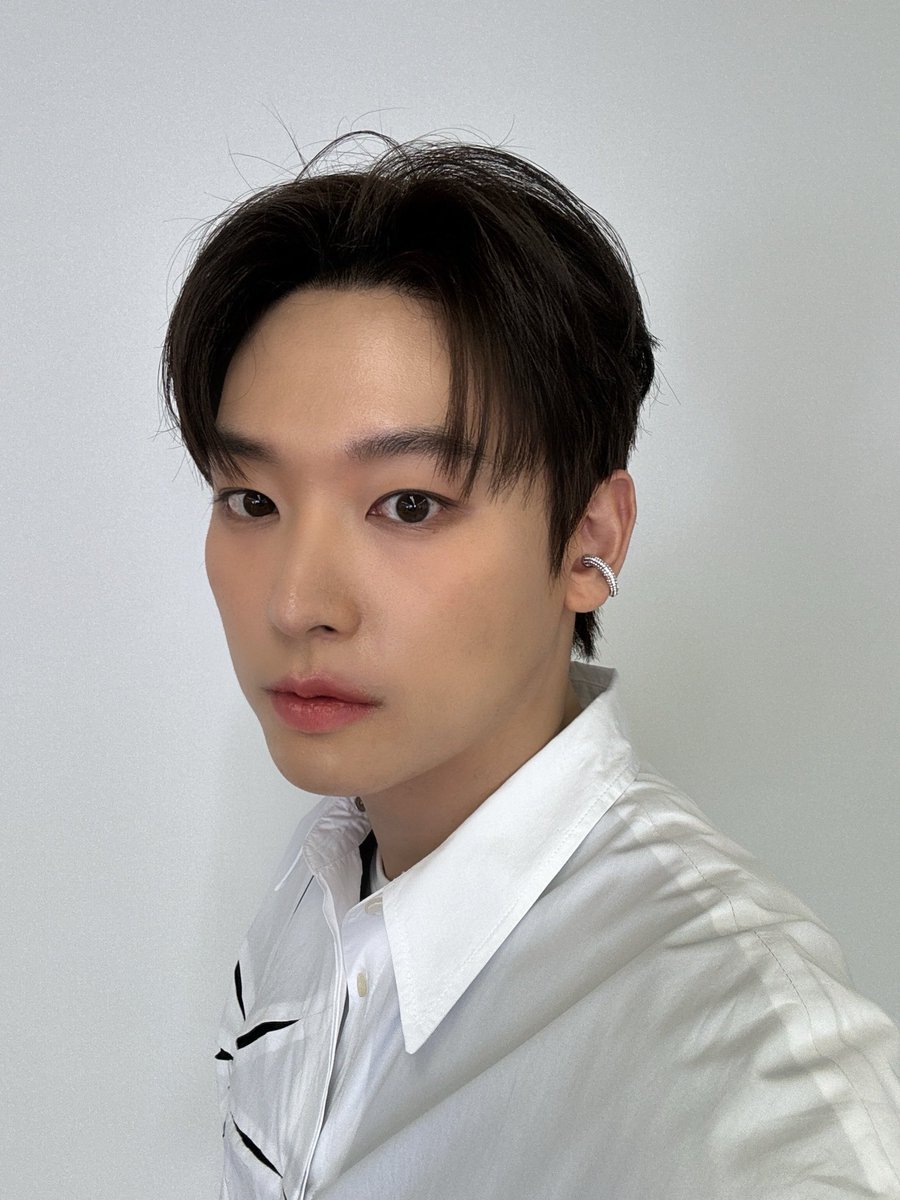 SF9_official_jp's tweet photo. ／
#インソン から
セルカとメッセージが到着しました!!🤳💚
＼

週末の間、ご苦労様でした！
おかげさまでとても楽しかったです！
ゆっくり休んで、次は公演でまた会いましょう！
愛してます!😍

#SF9 #INSEONG #인성 https://t.co/1jfy427B4k