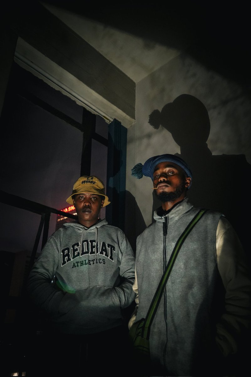 icebreaksa's tweet photo. ."iZizwe" (Official Visualizer) by @DoxThe_Maverick &amp; myself OUT NOW on @YouTube!!

."Di Kgolo Di Ya Tla".

#Link: https://t.co/qnSGEKxkpm
.
.
🎥: @absoletesense.mp4
.
.
#iCe_brEAk❄️ https://t.co/9oRhpWcrvK