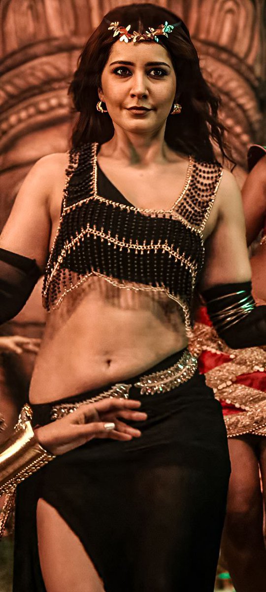 Uff nailed it 🥵
..
#TamannahBhatia #RaashiiKhanna #Aranmanai4