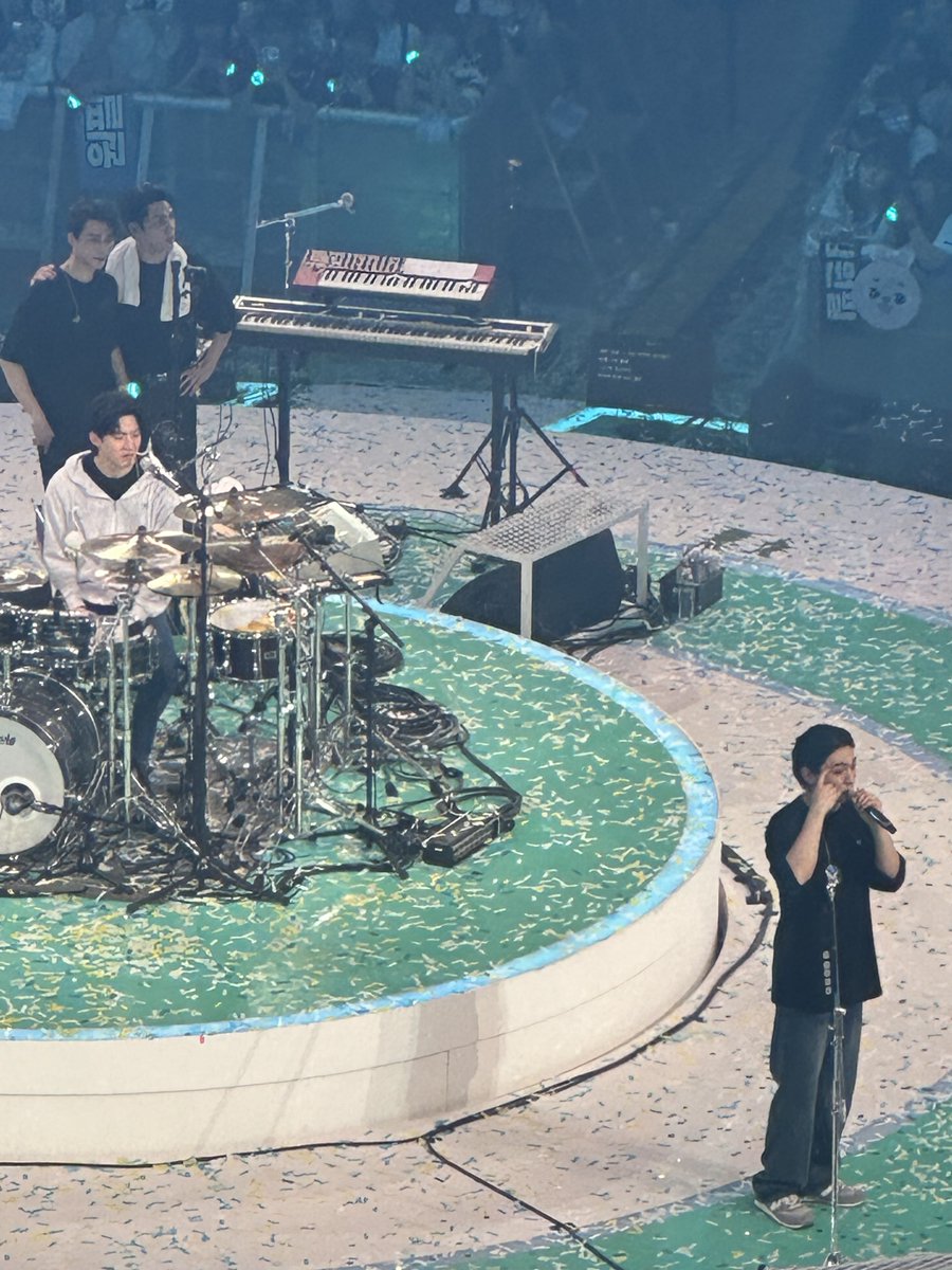 ykharibo's tweet photo. 하 개웃겨 https://t.co/Gd5o9HY3zb