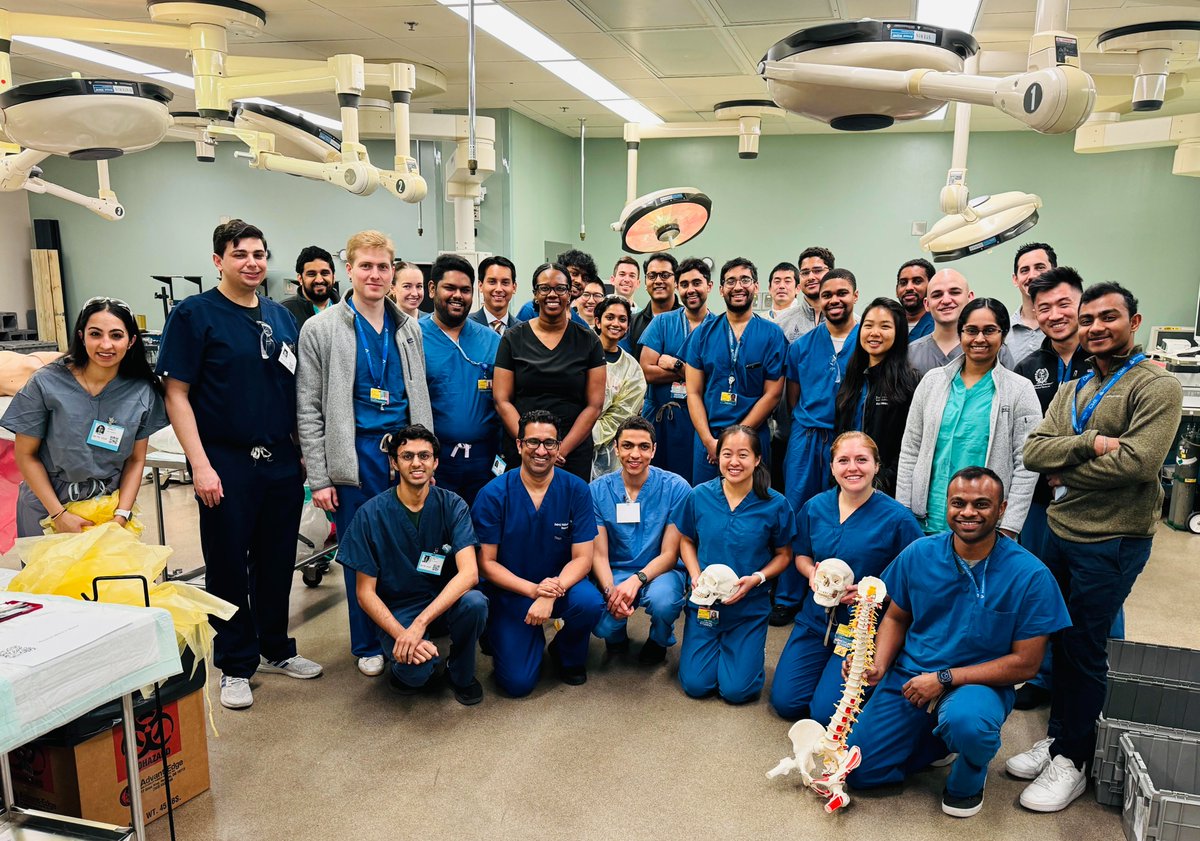 Grateful to star @HopkinsMedicine students #CarlyWeberLevine @kellyjjiang @AndrewMHersh for organizing our inaugural #neurosurgery #nsgy boot camp & thankful to @HopkinsNsurg faculty+trainees for their support With 30+ in-person attendees, looking forward to expanding next year!