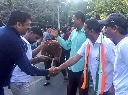 grovervj's tweet image. #CubbonPark land will not be allowed to be used by any government department assure @PCMohanMP and @MansoorKhanINC #BengaluruCentral candidates. 
#RealIssues is what #people want solution for, thanks #UmeshAdvocate for arranging the morning meet #Elections2024