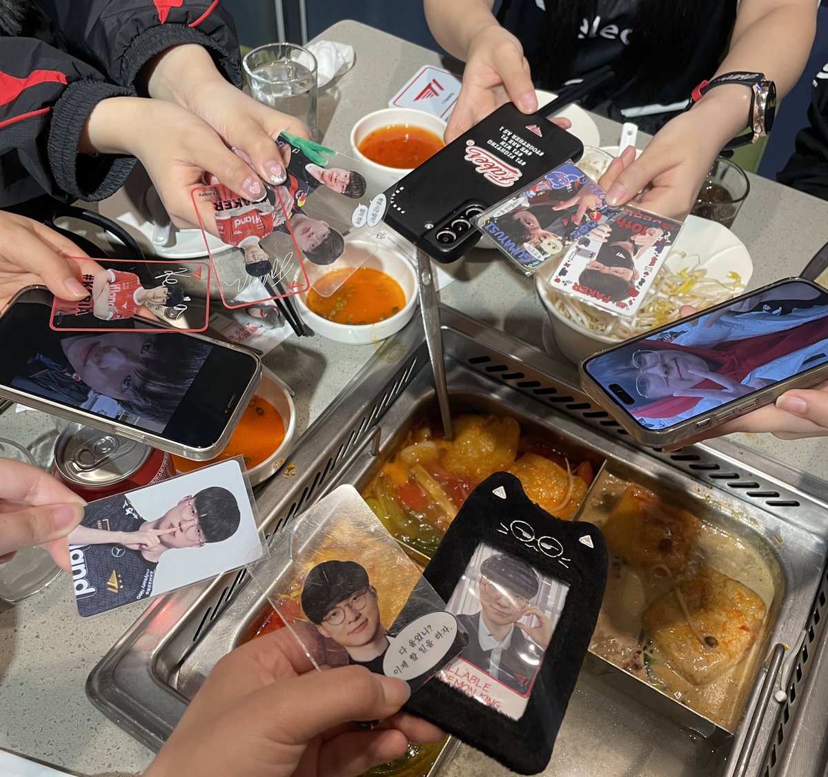 @broccol_t1 
<a href="/T1Always/">히쿵</a> 
<a href="/faker_zofgk/">⭐️⭐️우지무지단우지⭐️⭐️⭐️</a> 
<a href="/faker__mm/">peri</a> 
<a href="/red_Kpeach/">볼빨간케숭아ෆ̈</a> 

맛저하세요 여러분….😊
밥은 먹고 살아야하니까🥹🥹