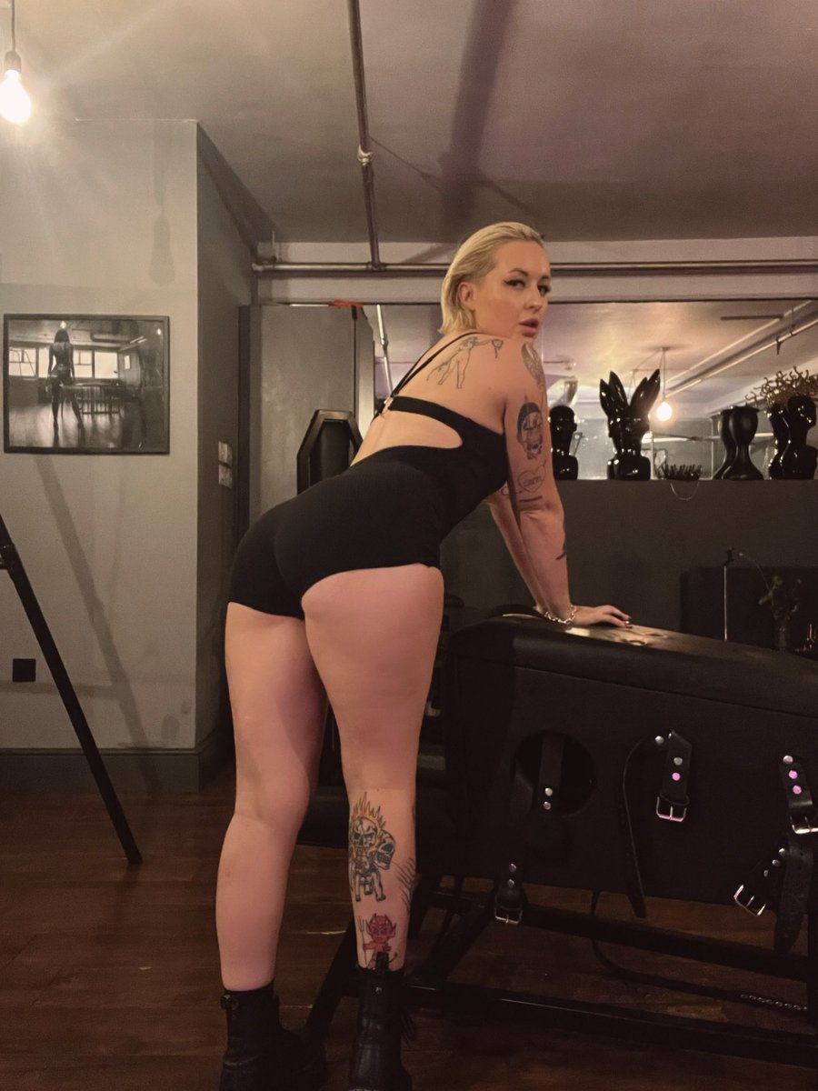 Come get a proper session and you will scream fro more #bdsm #sissyslut #submissiveslaves