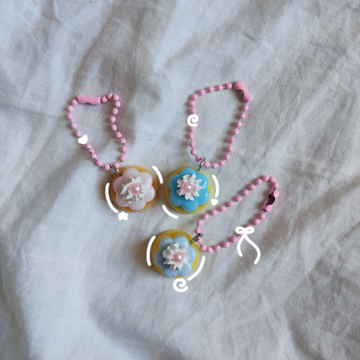 ๋࣭ ⭑๋࣭ ⭑ six petal dream pudding charm  ๋࣭ ⭑๋࣭ ⭑

₱80
🩵 2 pcs
💙 2 pcs
🩷 2 pcs

size: approx. 1.8 cm 

reply: mine + color + quantity + ball chain/phone strap
example: m pink 2 bc

 ᡣ • . • 𐭩 ♡