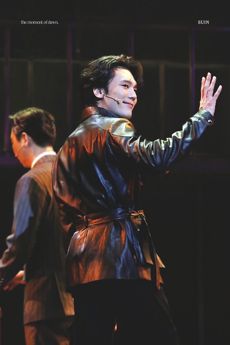 240414 뮤지컬 파과 밤공 커튼콜

투우 役 노윤 배우님