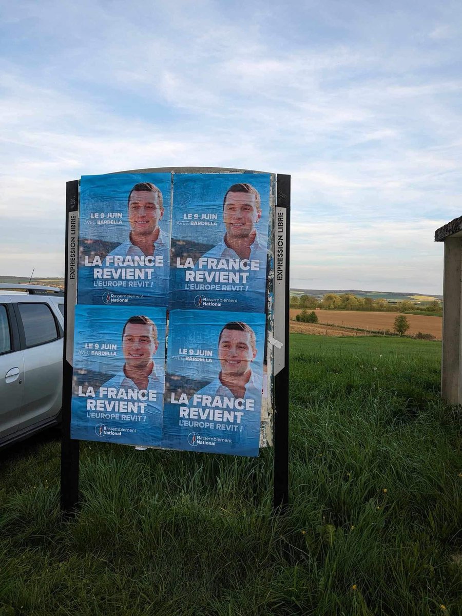 Ce week-end les jeunes de #Meuse était en action collage sur le secteur de #Verdun 🇫🇷 #VivementLe9Juin