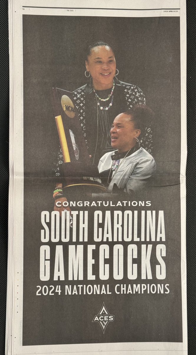 Love this classy full page tribute to ⁦Coach ⁦@dawnstaley⁩ and ⁦@GamecockWBB⁩ from the ⁦@LVAces⁩! In today’s issue of ⁦@thestate⁩ newspaper.