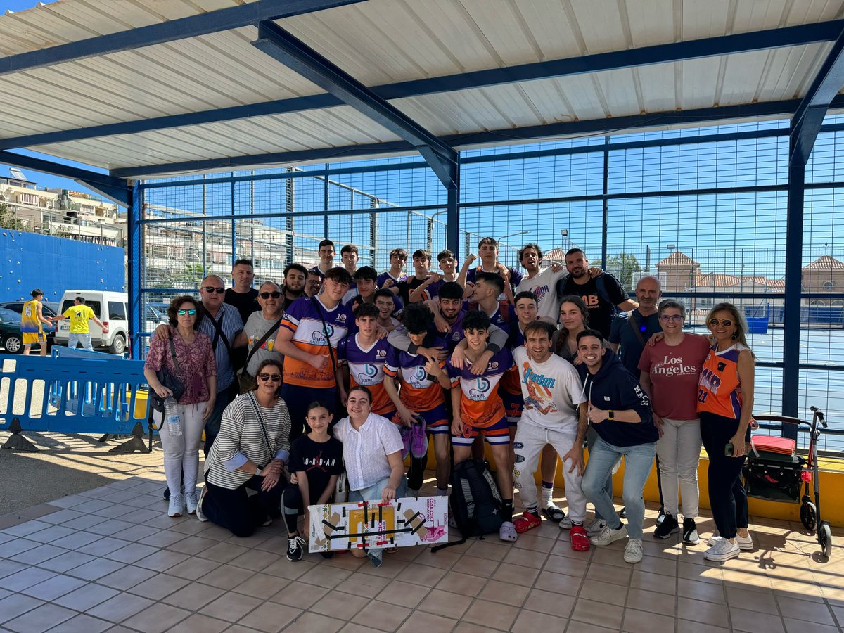 DElPerimetro's tweet photo. 🗞️ | Esta semana, el JM de @BaseFCBG y @GMASB_, han finalizado su temporada en el #CADEBAJM2024
❤️ Los rojinegros cayeron en fase de grupos, despidiéndose con victoria.
💜 Los púrpuras, no pudieron tumbar al campeón, @unicajaCB, en cuartos.
📈 ¡Gran trabajo chicos! https://t.co/Qb6142nHKT