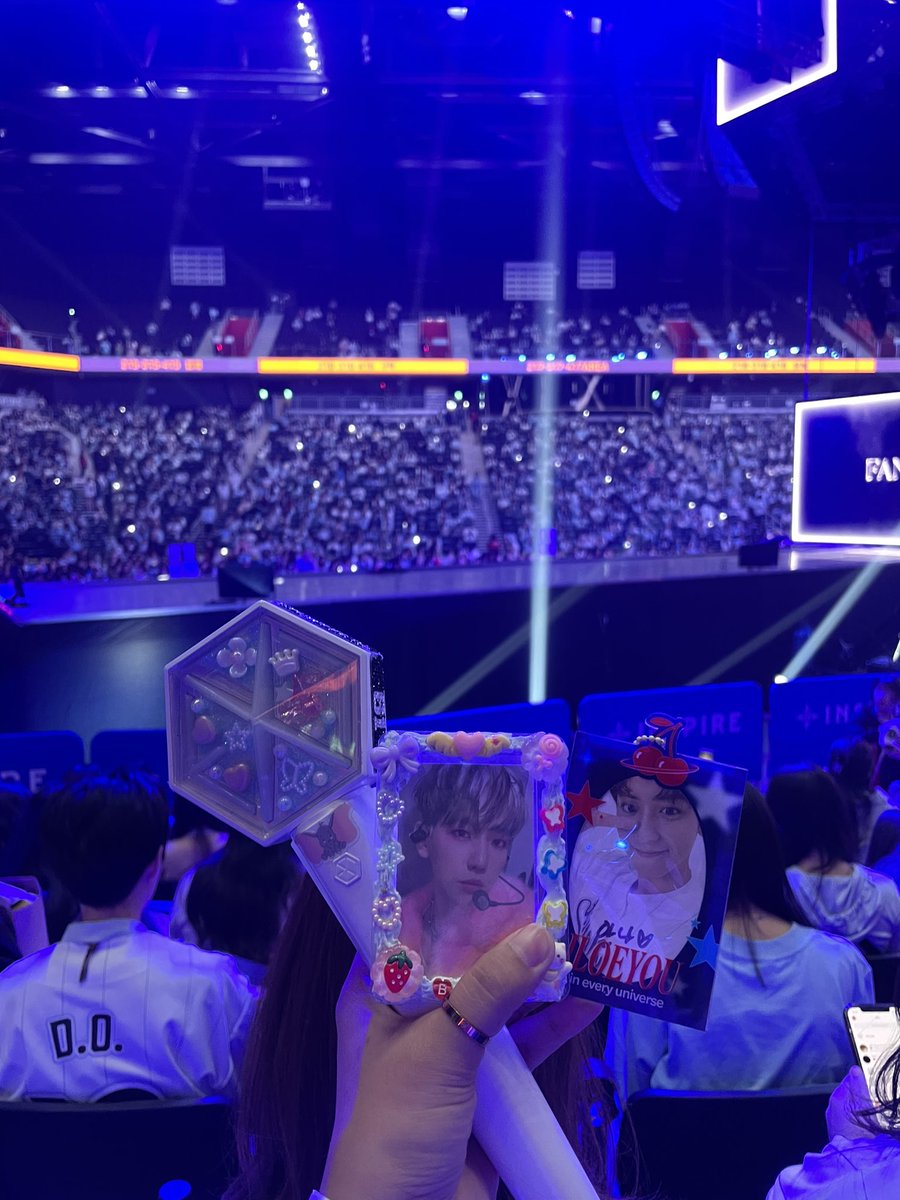 real_annpcy's tweet photo. 2nd show let’s goooo🥹🩵
#ONEWITHEXO
#ONEdaywithEXO
#2024EXOFanmeetingONE
#weareoneEXO https://t.co/KTy8SQRwfo