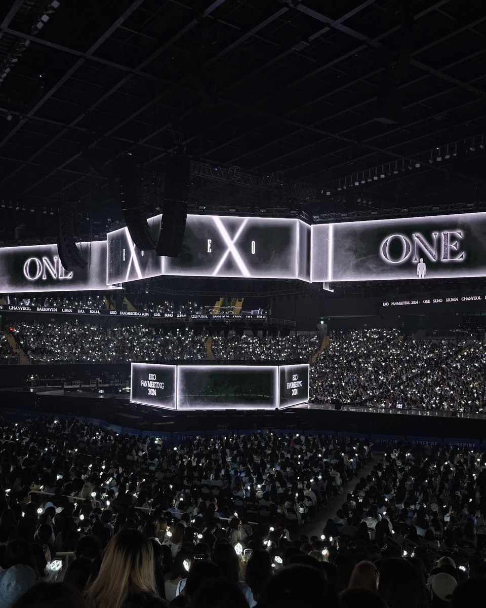 Arshiethromycin's tweet photo. FINALLY I WAS ABLE TO WATCH A FANMEET SA KOREA TAPOS @weareoneEXO PA! 

19 yrs old Arshie nagawa na natin yung dream natin🥹😭 

#EXO #ONE #ONEdaywithEXO
#2024EXOFanmeetingONE https://t.co/pfYST5LUGZ