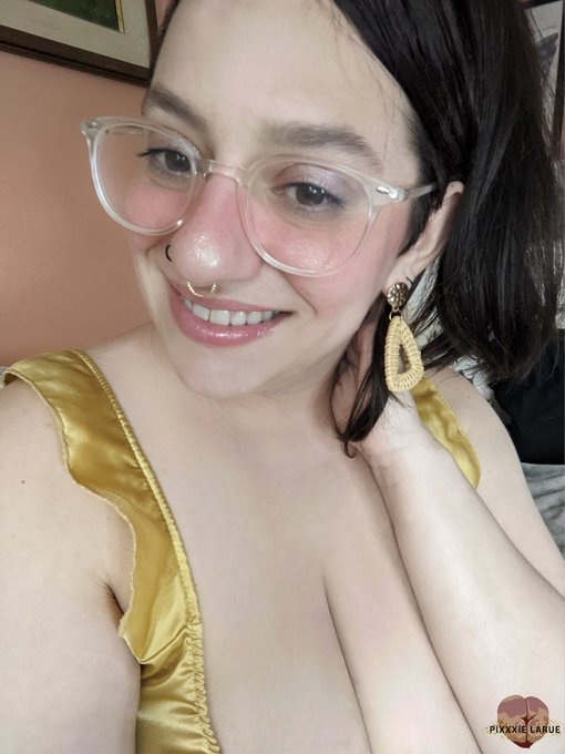 Sundays are for smiles. 💕 https://t.co/EIAsnXjowc<a href="/tag/mvsales"class="tags"><span>#mvsales</span></a>