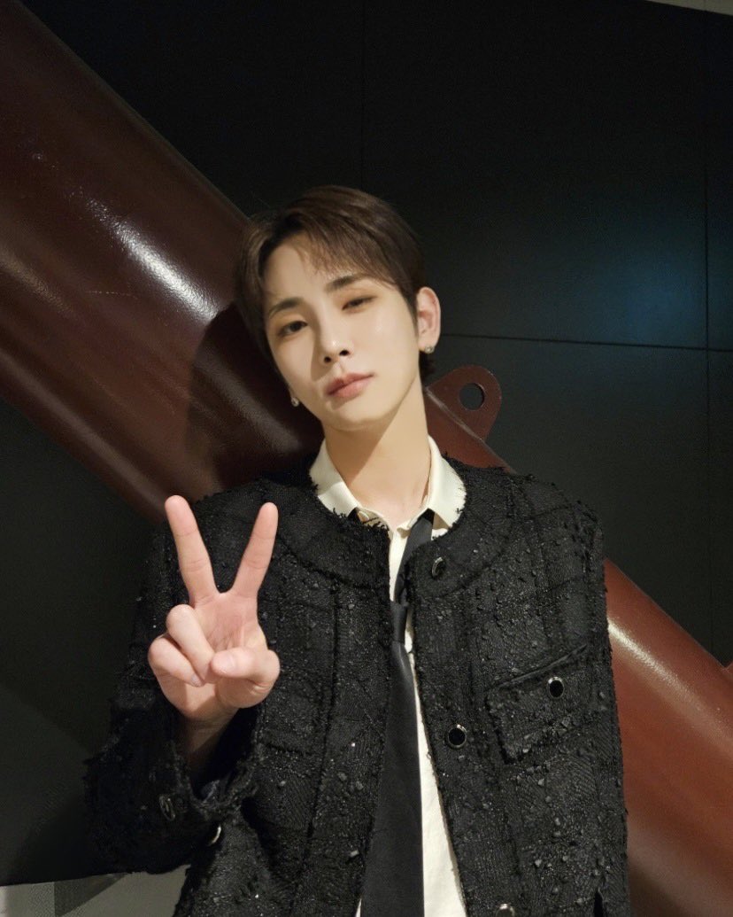 TV 아사히 개국 65주년 기념 ‘The Performance’🎤📺
개국 65주년을 축하드립니다👏🦊

#KEY #키 
#SHINee #샤이니
#TV아사히 #ThePerformance