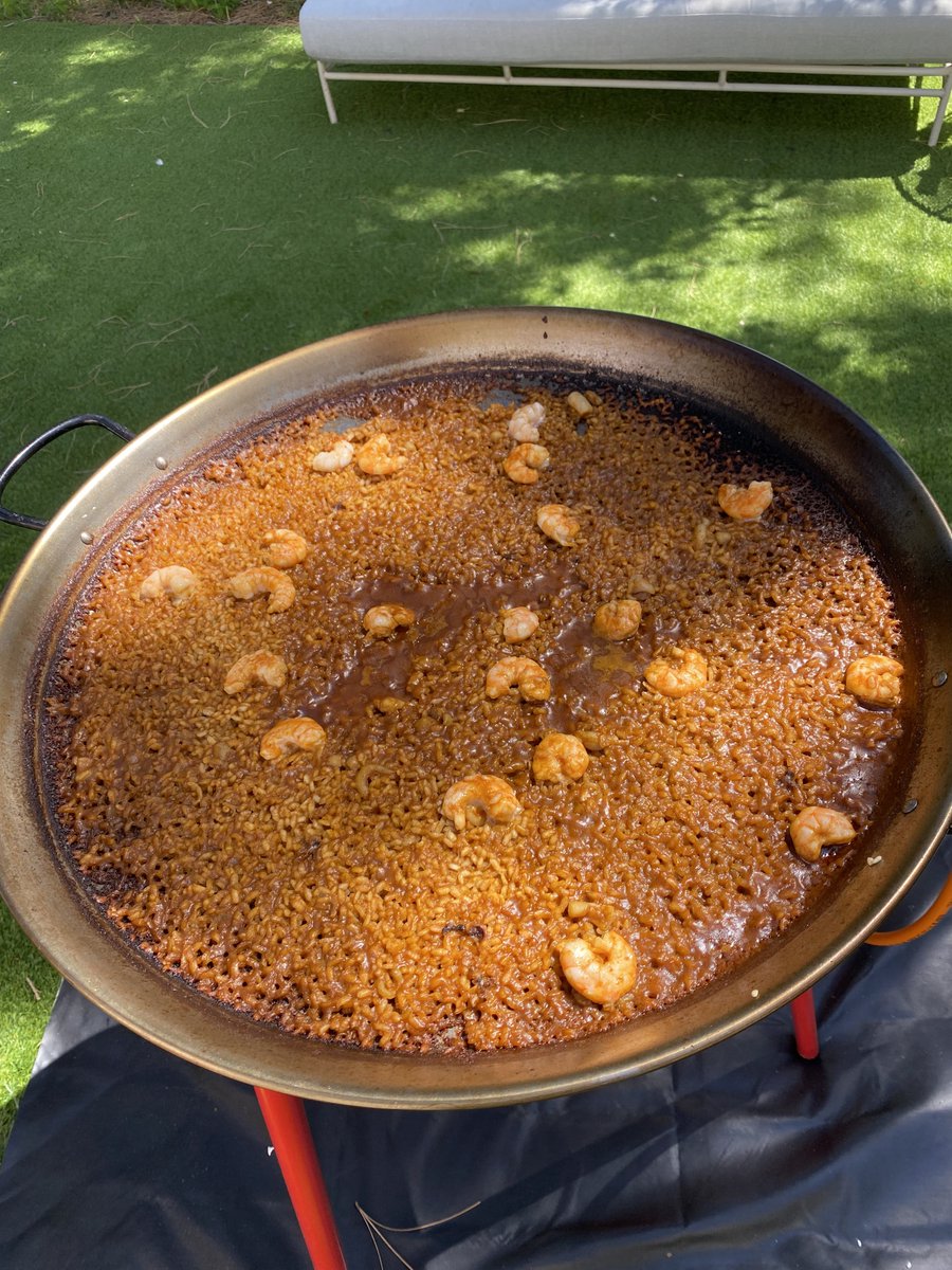 carlosAtMad's tweet photo. La vida serrana es la vida mejor.
El arroz con langostinos de @mcmagc via @cook_obsession progresa adecuadamente. https://t.co/5outeiygPu
