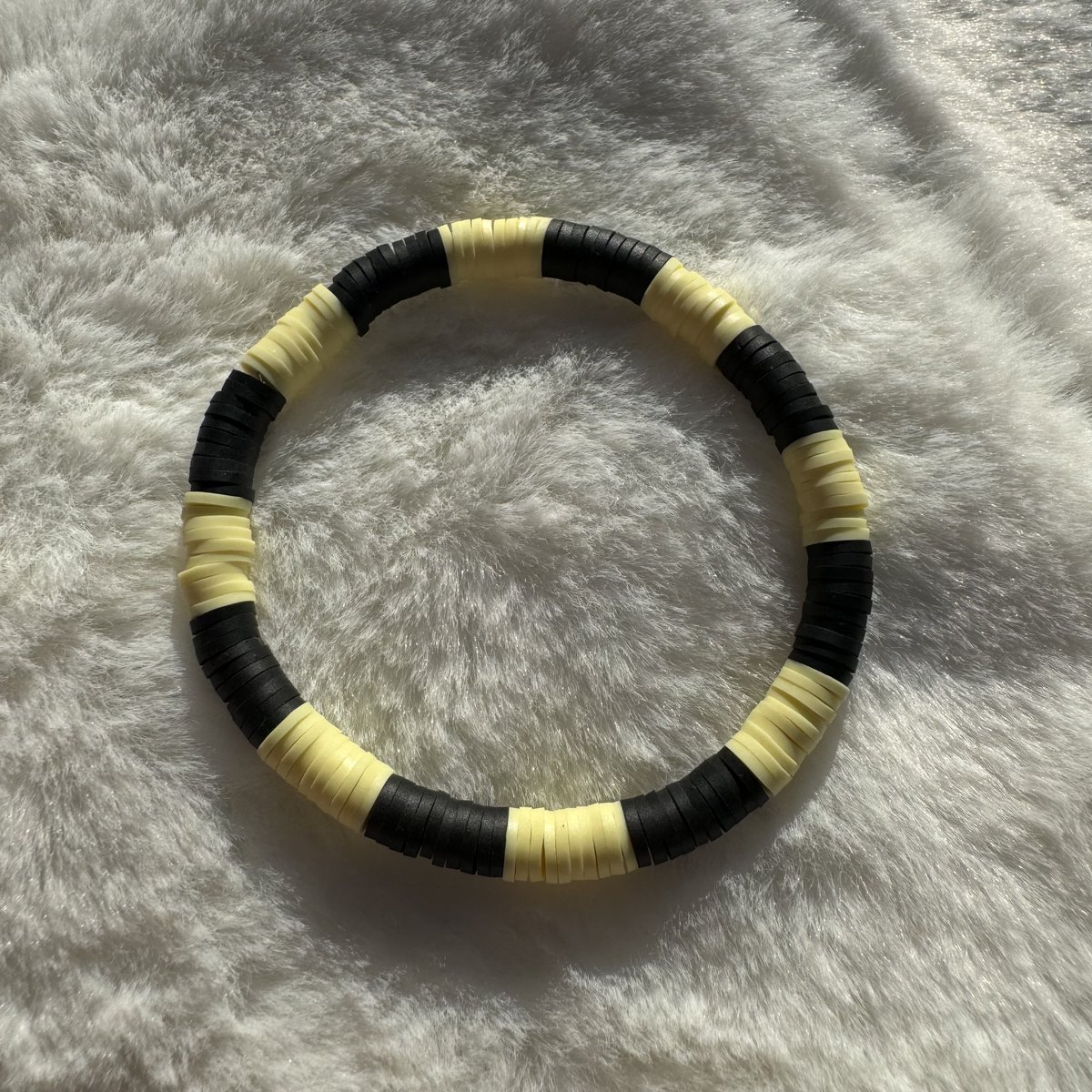 Black and Yellow Heishi Clay Bead Bracelet #1

aldesignsbyashley.etsy.com

#etsyshop #etsyseller #etsyhandmade #etsy #handmade #handmadejewelry #handmadeearrings #earrings #handmadeearringsforsale #earringstyle #etsygifts #etsysellersofinstagram #jewelry #jewelrydesign