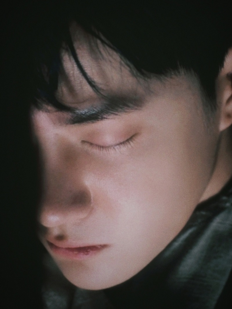 Sleeping Beauty...🥹🤗
He is so pretty...🥰
Look at his eyelashes...🫠✨

#WangYibo 💚 
#WangYibo王一博 
#หวังอี้ป๋อ 
#ワンイーボー 
#ванибо