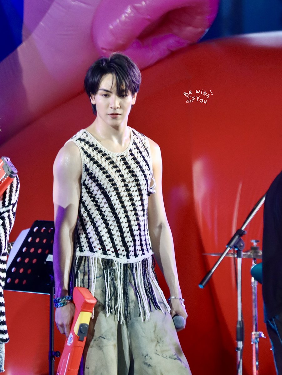 BewithyouNp's tweet photo. ด.ช.จุงจุง และปืนฉีดน้ำของเค้า เท่มาก
CHARM x LYKNJOONGPOND 
@ChenRcj #จุงอาเชน 
#SiamParagonUltrasonic_JOONG 
#SiamParagonUltrasonicWaterFestival2024 https://t.co/LYFakNEvNB