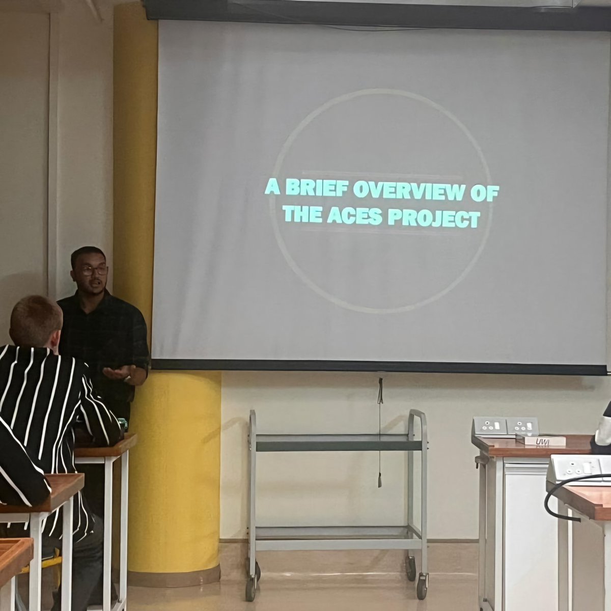 aviancesproject's tweet photo. Had a great opportunity to introduce #theACESproject to some brilliant and bright young minds from the Jeppe Boys Wilderness Club!
We hope to have sparked a little bit more of an interest and curiosity in the #culturalvalue of #birds in South Africa.
#citizenscience #urbanbirds https://t.co/qQHAl8p8i0