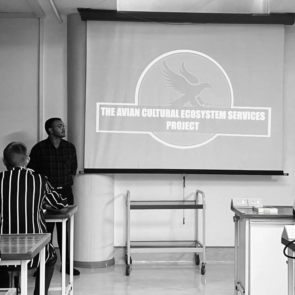 aviancesproject's tweet photo. Had a great opportunity to introduce #theACESproject to some brilliant and bright young minds from the Jeppe Boys Wilderness Club!
We hope to have sparked a little bit more of an interest and curiosity in the #culturalvalue of #birds in South Africa.
#citizenscience #urbanbirds https://t.co/qQHAl8p8i0