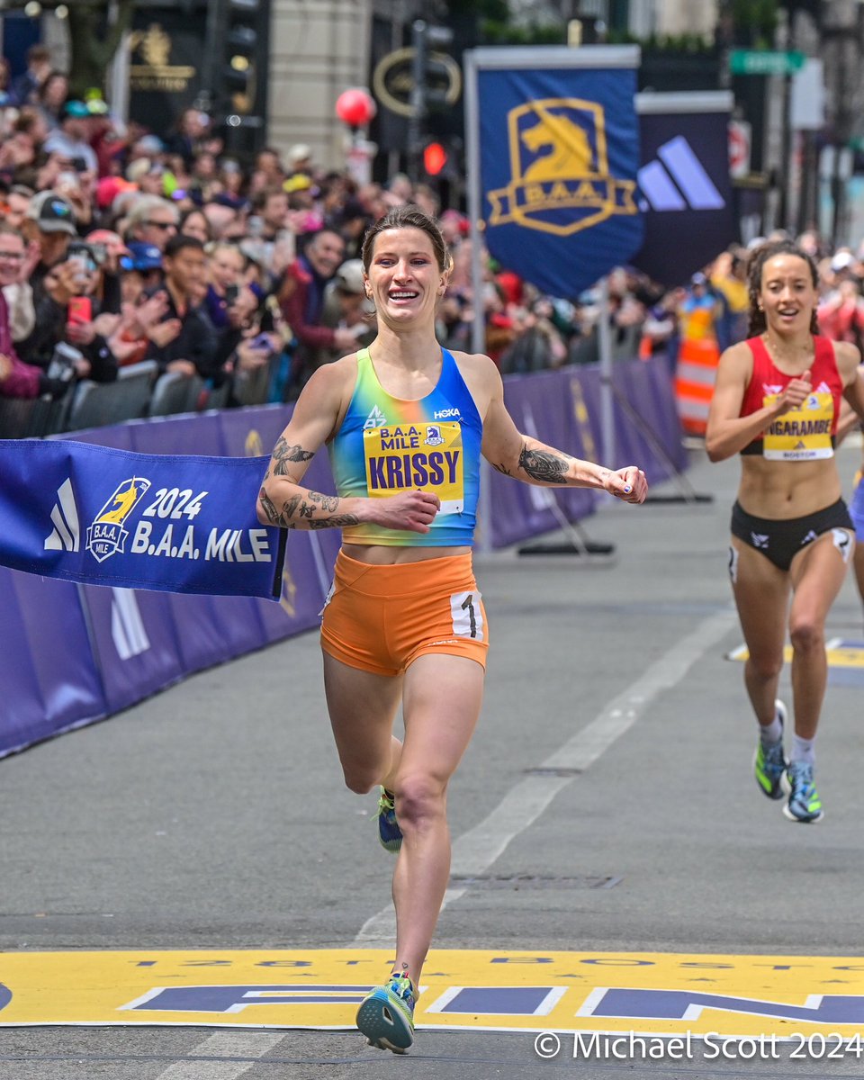 .@NAZ_Elite’s @krissykreme03 pulled away to win the @BAA Mile for the second year in a row. #BAAMile