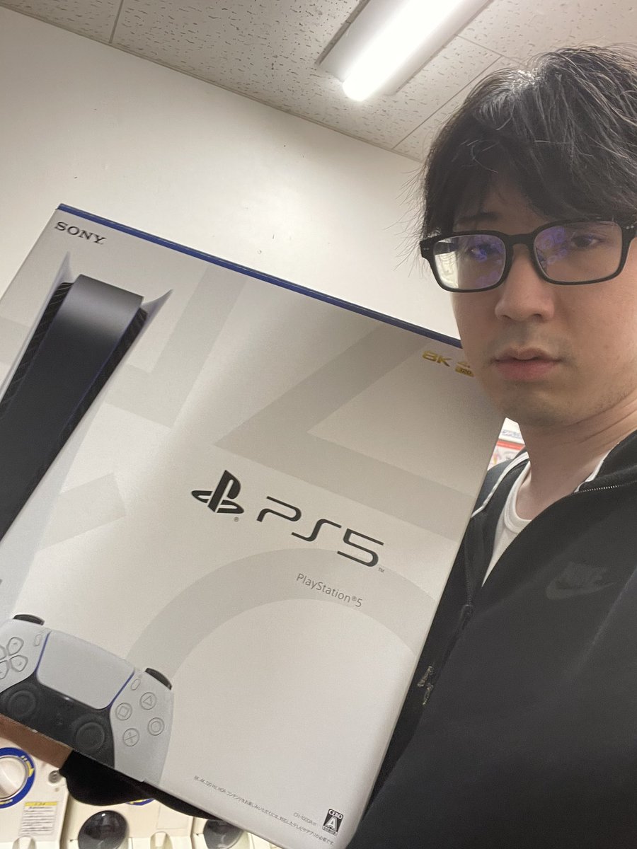 こんな時間にps5買いました キングが欲しいって言うからなあ！！！