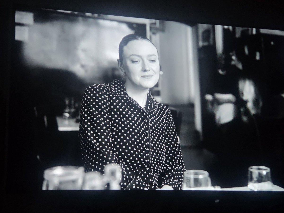 I'm loving Dakota Fanning's enigmatic, tight-lipped, very-un-Gwyneth-like portrait of Marge in RIPLEY. Here she is dressed by @Venchi1878 # 624 in #candywrapperfashion @netflix #ripley #patriciahighsmith