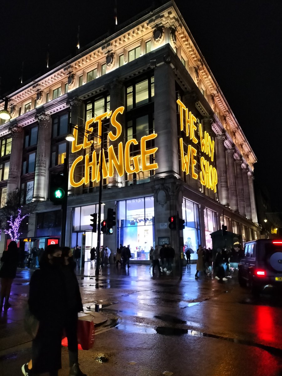Throwback to the Covid time when London was promoting a change campaign for shopping... amazing display at Selfridges... #london #COVID_19 #selfridges #coronoavirus