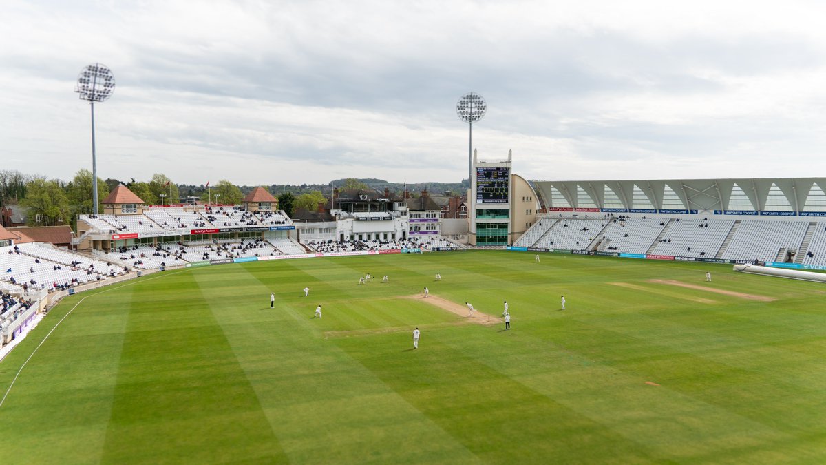 We're all out for 355 after Finch is bowled on 3.

Three batting bonus points secured as we trail by 44.

🍐 #WeAreWorcestershire