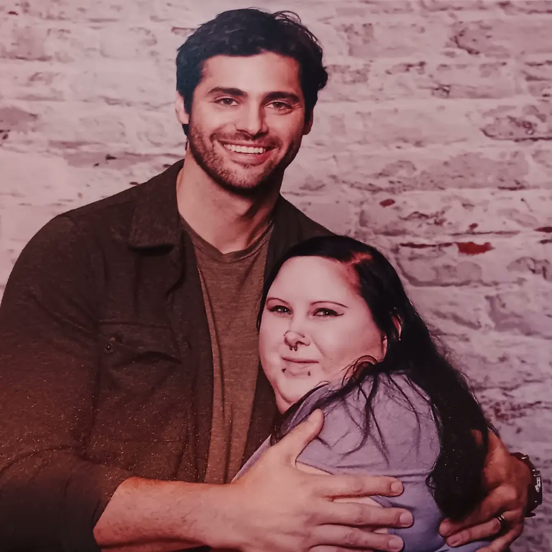 TheEvilSadness's tweet photo. Mortal Hunters Convention. Best weekend ever ❤️ #albertorosende #matthewdaddario #tessamossey #harryshumjr #photoops #convention #shadowhunters @Ent_Event https://t.co/eoKZ0YNMKo