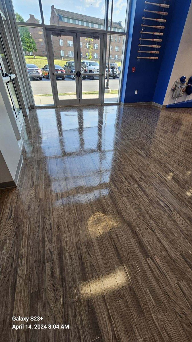 GJordanJr's tweet photo. S/O to @latech’s custodial services for gettin’ their shine on!  
#lookssharp https://t.co/opqjY6woqj