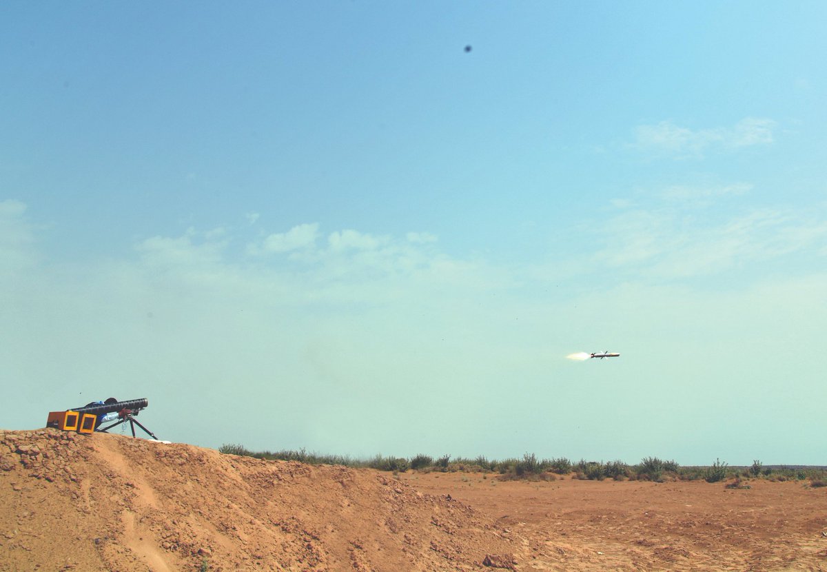 Breaking barriers in defence tech! 🚀 
@DRDO_India's Man Portable Anti-tank Guided Missile #MPATGM shines in Warhead Flight Trials at Pokhran, marking a major stride towards indigenous military prowess.  #PokhranTrials
 #VeeroKiBhoomi #ProgressingJk #BadaltaJK #BharatNirman