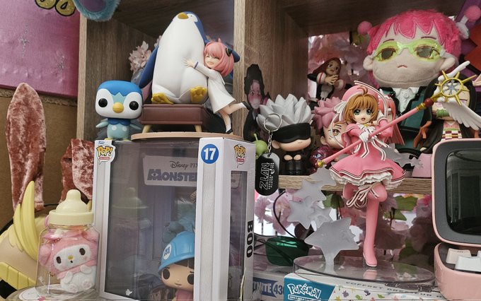 J'ai rajout&eacute; mes cadeaux d'anniversaire &agrave; mon d&eacute;cor 🥰 Par contre &ccedil;a DEBORDE https://t.co/sAau7g9Qnk<a href="/tag/femmes"class="tags"><span>#femmes</span></a><a href="/tag/diable"class="tags"><span>#diable</span></a>