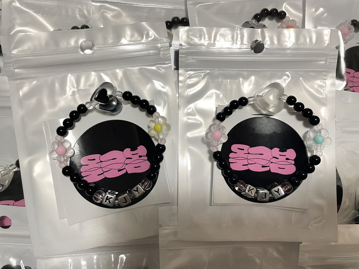 anan1010100's tweet photo. 🌸 2024 올.글.봄 나눔🌸

🖤내용：“올글봄”콘셉트 DIY 팔찌
🖤수량：30개
🖤인증： 버블>30일
🖤자세한 장소 및 시간 당일에 타래로 공지

#10cm #권정열 #십센치 https://t.co/7oovqRY8M2