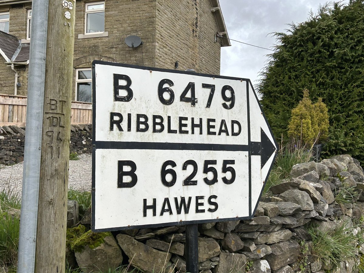 @ShowMeASignBryn I’ve done these before, but make no apology for going there again. In Yorkshire, many heritage assets live on. And why not? Clear and concise - and good looking!