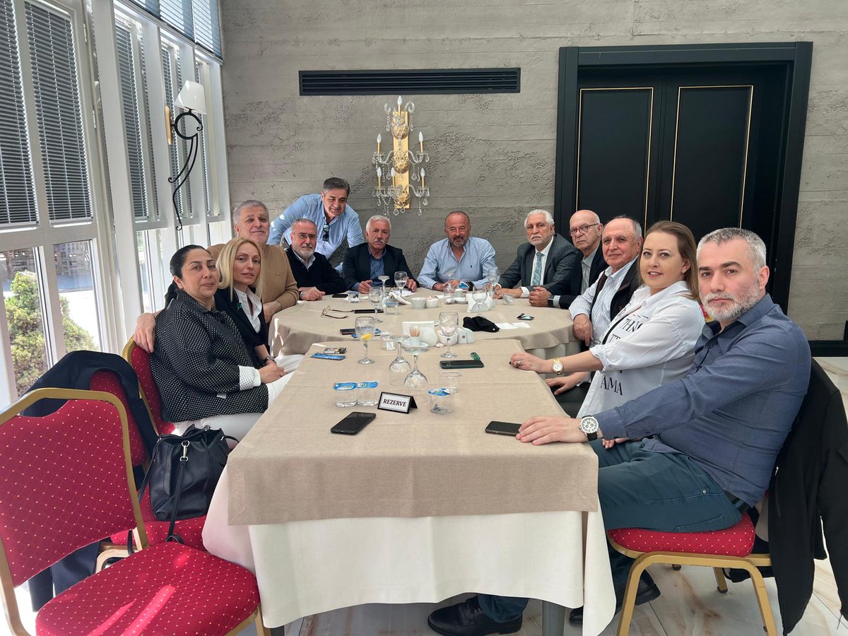 İstanbul’da kurucu dostlarla Bayram sohbeti.