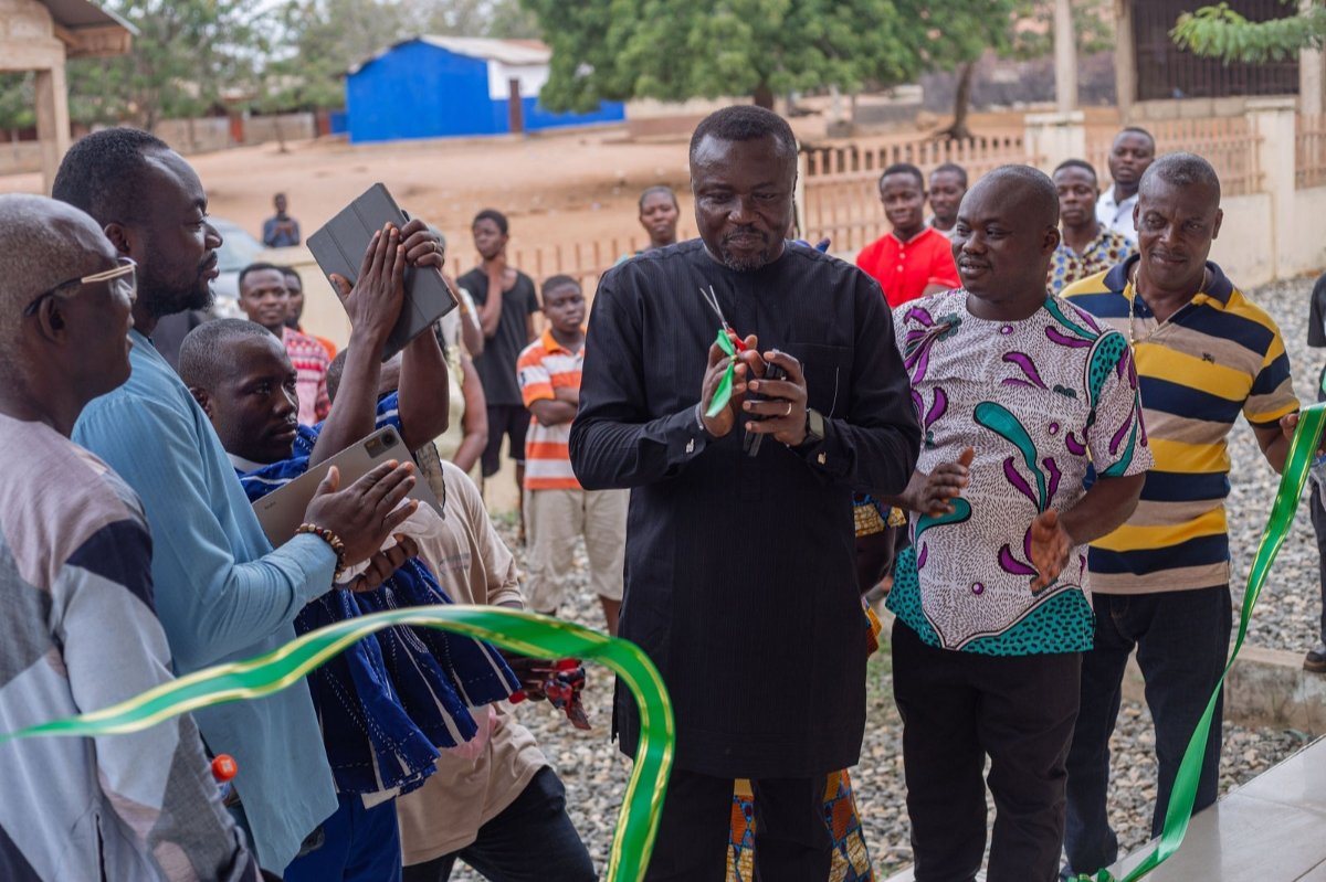 isocghana's tweet photo. On April 11, Paradigm Initiative launched the Life Legacy Programme in Manhean, Greater Accra Region, #Ghana.

In partnership with the Internet Society (ISOC) Ghana Chapter, the programme provides trainees ICT skills, enabling them to improving their livelihoods and community. https://t.co/72ehVRp4wS