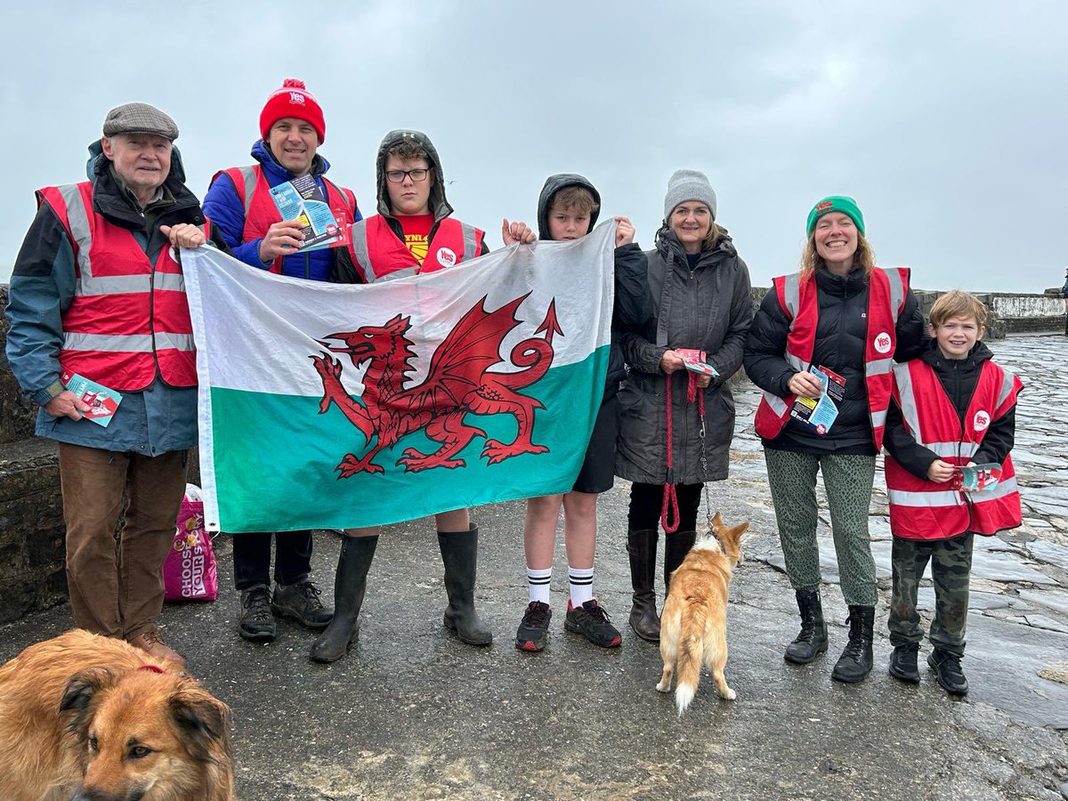 Diolch i Bawb Wnaeth Ymuno ddoe. Dechrau digon glawiog/wyntog ond Llwyddon ni gael cryn dipyn o Sgyrsiau ar y tryd a rhoi tua 100 o Daflenni <a href="/YesCymru/">YesCymru</a> Mas

Thanks to Everyone who Took Part and had a Chat in New Quay Yesterday