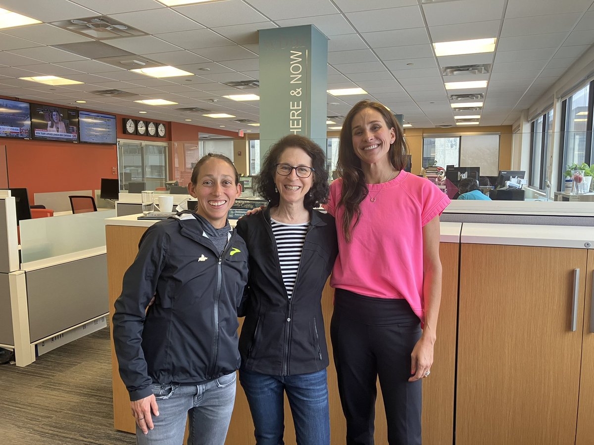 KBMM's tweet image. Boston’s best #running wknd started w/ visit to @hereandnow by @karagoucher &amp;amp; @Des_Linden (stay tuned for convo on #MarathonMonday!), then their moving @WBURCitySpace event, BAA 5K Sat, &amp;amp; Monday #DesLinden runs @bostonmarathon! How’d your 5K go Kara? My ribs held out! I finished!