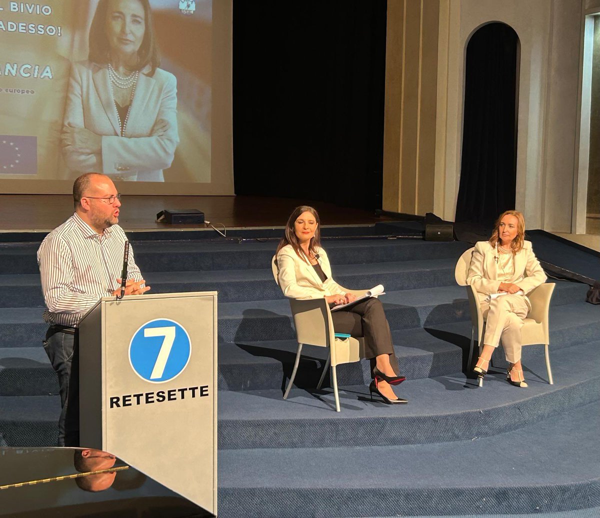 Ieri sera interessante dibattito dal titolo “L’Europa al bivio, il Futuro è adesso” con  #GiannaGancia. Gianna ha raccontato le ultime novità che arrivano dall’Europa mettendo sempre al centro il nostro territorio. #Lega