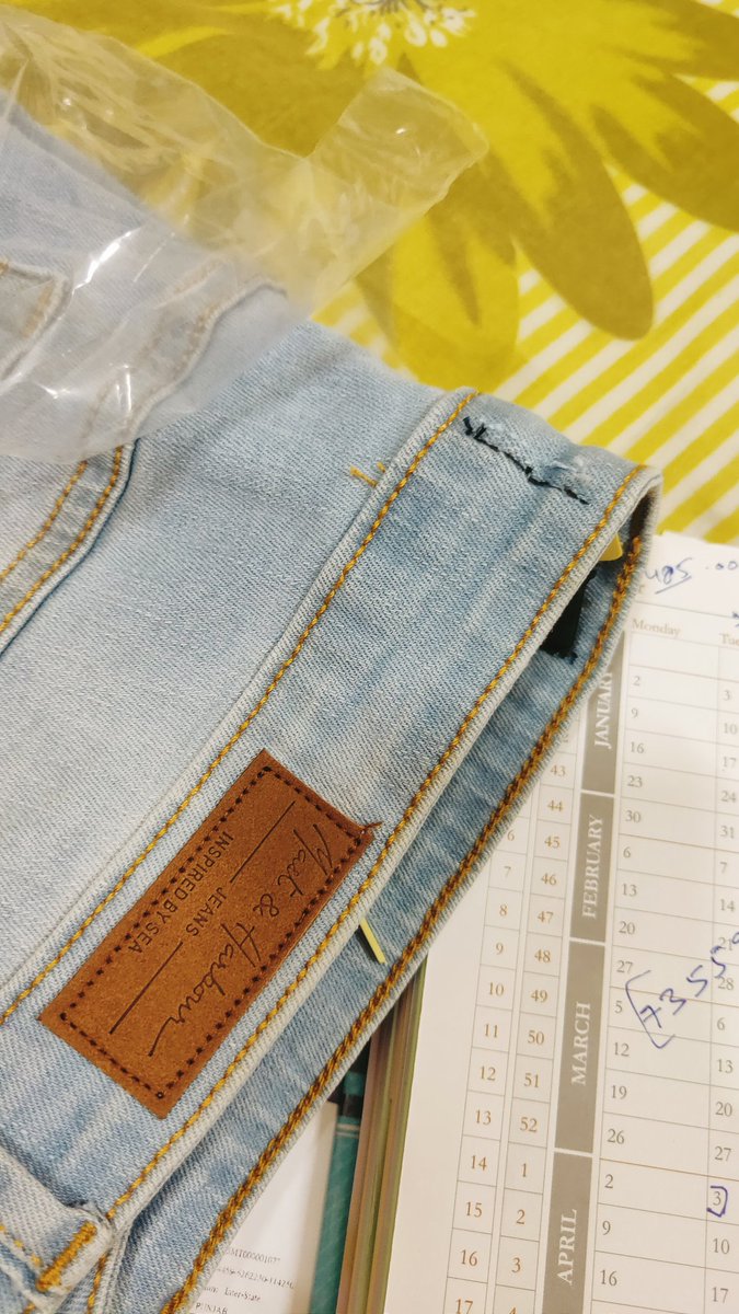 MiniBali4's tweet photo. @myntra I had ordered jeans on 8th April, I received today on 14th April it's poor quality, Im nt getting the sizeMyntra is not doing returns, you should be 14 दिन की रिटर्न पॉलिसी है और कूपन के नाम पर आप रिटर्न नहीं कर रहे ashamed.@PMOIndia @jagograhakjago @AdvAshutoshBJP https://t.co/xFjO7oNPU2
